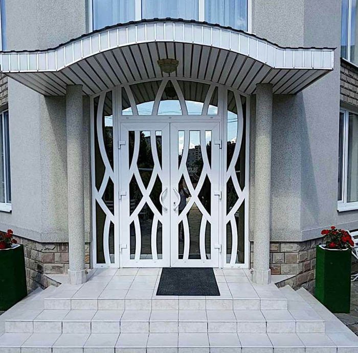 Размеры входных дверей
